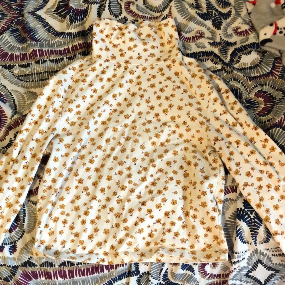 cropped long sleeve top